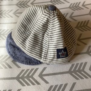 GAP adjustable infant/baby ball cap - cotton material